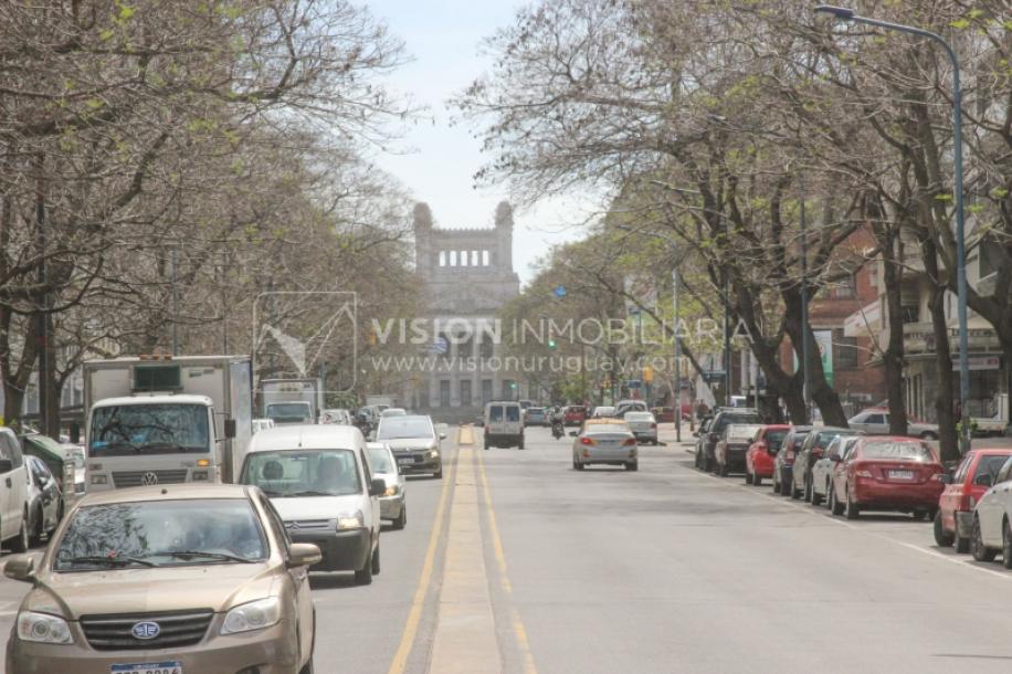 Apto nuevo 2 Dorm, 1 Baño, Av Libertador, 3er Piso MB vista, Sol directo todo el día, 2 balcones, 51 m2, Centro / Aguada. Renta sin impuestos: Vivienda Social.-61