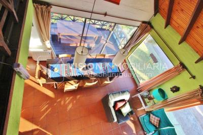 Espectacular Casa en Punta del Diablo a pasos del mar; piscina climatizada, barbacoa, chillout.