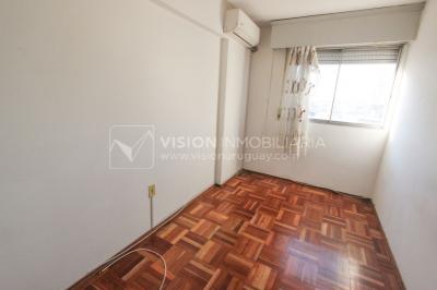 Apto 2 Dorm 1 Baño, Piso 5 MB vista, Terraza Lav, 50 m2., Centro
