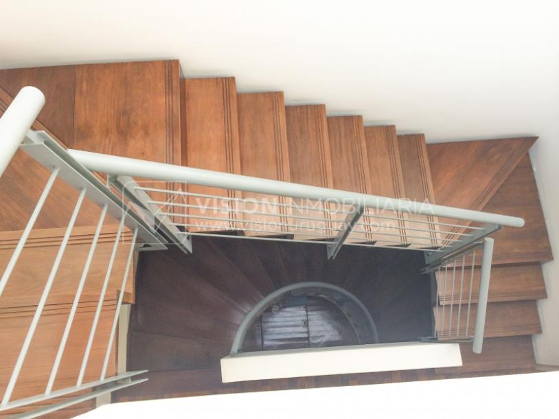 Casa inmaculada, reciclaje gran nivel, diseño y confort, Padrón Único, Punta Carretas; 3 dorm y 3 baños, barbacoa cerrada y terraza al frente, patio interior, 202 m2 construidos. A 20 mts. de Rambla, vista lateral al mar.-67