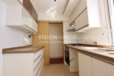 Aptos con Renta U$S 1,250 xMes en Puerto del Buceo, 1er Piso, finas terminaciones.