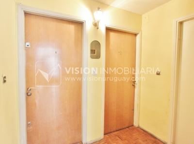 Excelente Apartamento en Pocitos, Pagola casi Rambla; 3 dormitorios y 2 baños, cocina definida. Con Garaje.
