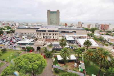 Apartamento-Monoambiente equipado, 25 m2, frente al Punta Carretas Shopping.