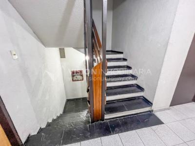 Apartamento con Renta en Venta al frente 2 Dormitorios 2 Baños, La Blanqueada, Av. 8 de Octubre, en Piso 3. Semiequipado. Amenities: 3 Parrilleros, gran Patio Juegos para Niños. Portería y Vigilancia