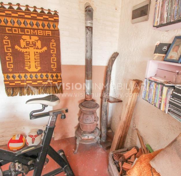 Casa moderna 2 dorm, 2 baños, 409 m2 terreno y 157m2 construidos, Fortin de Santa Rosa, con buen fondo y barbacoa, Garaje.-32