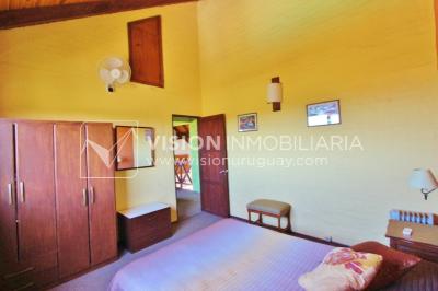 Espectacular Casa en Punta del Diablo a pasos del mar; piscina climatizada, barbacoa, chillout.