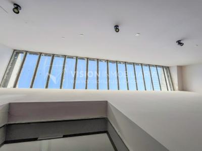 Oportunidad de Inversión: Venta de Mansión de 1905 de prestancia Señorial. Son 676 m2 en 2 plantas. Inmaculada, gran nivel. Amueblada. Ciudad Vieja. Terreno de 393 m2. Fachada de 10,5 mts. por calle Misiones. Protección Patrimonial grado 3 - U$ 507.1