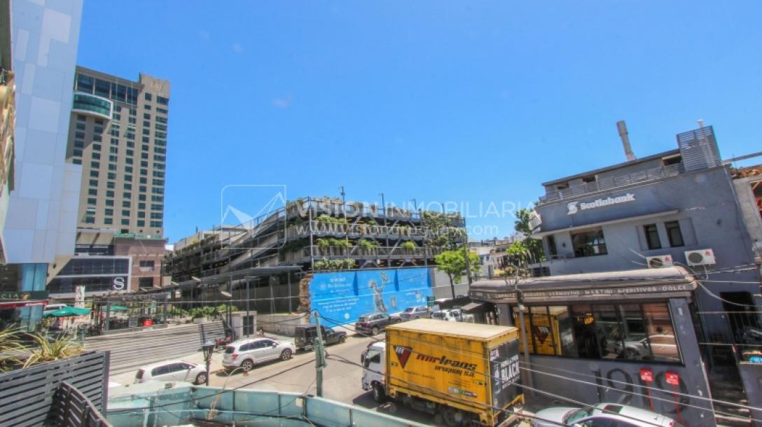 Padrón Único de 280 m2 en Punta Carretas a 50 mts. de Rambla. 132 m2 construidos. Ideal para proyectar su casa, edificio de 3 o 4 pisos, empresa, local gastronómico o restaurante, clínica, instituto u otro. Originalmente 2 dorm y 2 baños, garaje, pat-41