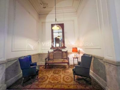 Venta de Palacete: Mansión señorial de 1913 de 690 m2 interiores y 224 de terrazas; 4 plantas, una reciclada inmaculada de gran nivel, completamente Amueblada. Ciudad Vieja. Inversión: U$ 400.000 dólares