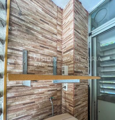 Apartamento con Renta en Venta al frente 2 Dormitorios 2 Baños, La Blanqueada, Av. 8 de Octubre, en Piso 3. Semiequipado. Amenities: 3 Parrilleros, gran Patio Juegos para Niños. Portería y Vigilancia