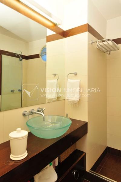 Apto. VIP sobre Rbla. 140 m2 con 3 dorm, 3 baños, cochera 2 automóviles