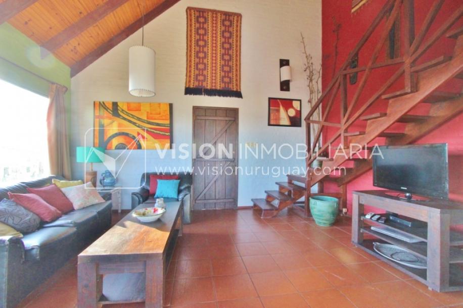 Espectacular Casa en Punta del Diablo a pasos del mar; piscina climatizada, barbacoa, chillout.-50