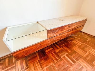 Casa en Venta de 3 Dormitorios, 2 Baños, Garaje, Jardín y Patio. 130 m2 construidos en Propiedad Horizontal -padrón de 290 m2-, en Malvín Sur a 50 mts. de Plaza Italia. U$ 220.000