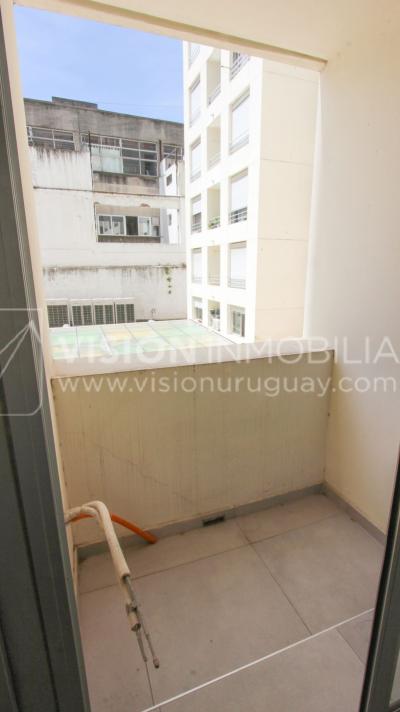 Apto nuevo 2 Dorm, 1 Baño, Av Libertador, 3er Piso MB vista, Sol directo todo el día, 2 balcones, 51 m2, Centro / Aguada. Renta sin impuestos: Vivienda Social.