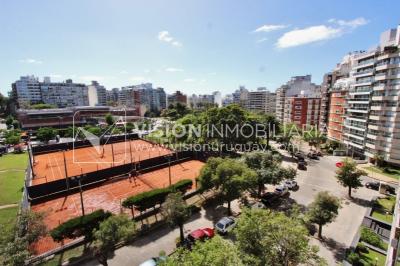 Alquila Apto. de 200m2 sobre el Parque Villa Biarritz, 3 dorm+servicio, garaje