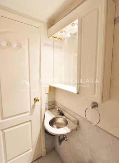 Apartamento-Monoambiente equipado, 25 m2, frente al Punta Carretas Shopping.