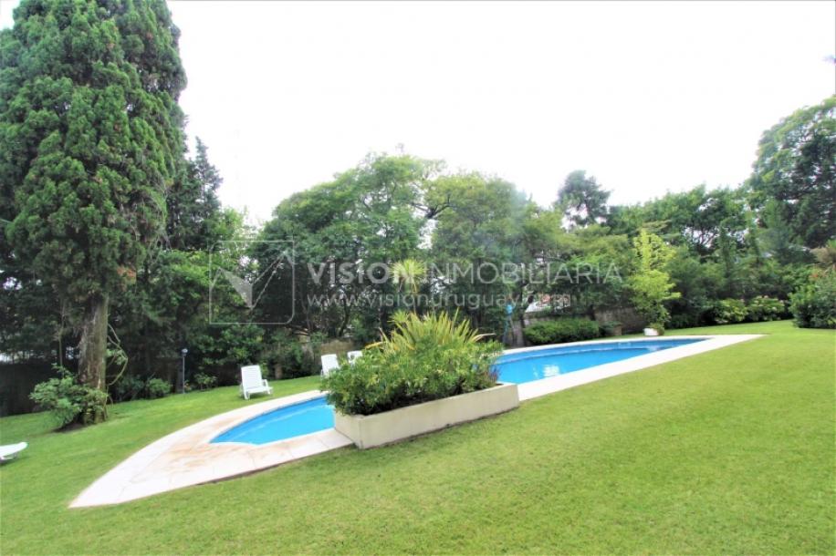 Alquile U$S 3.900 /mes - Distinguido Apartamento en Carrasco de 234 m2, 4 Dormitorios más Servicio, 2 Garajes.-40