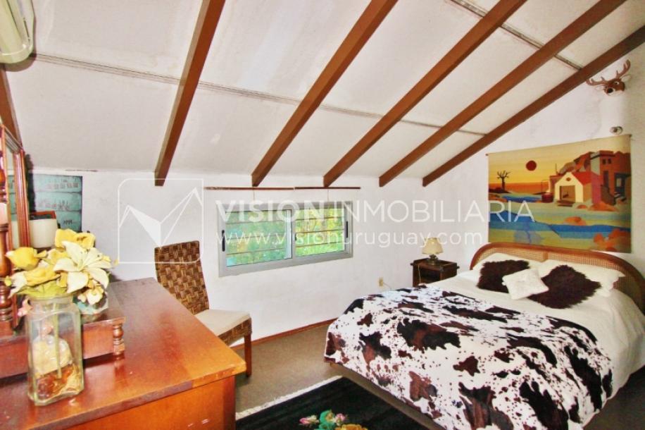 Chacra de 15 hás con el confort de hermosa casa reciclada, barbacoa y piscina climatizada.-49