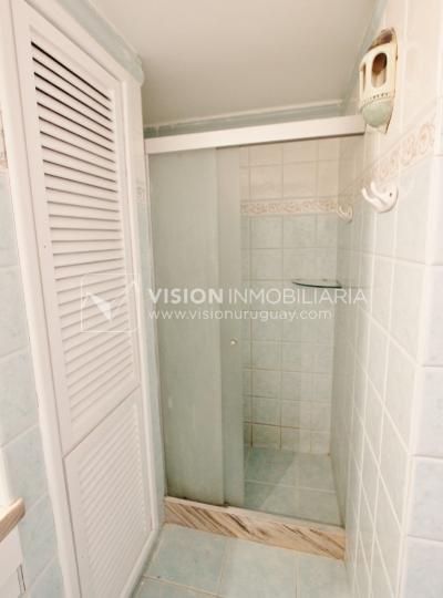 Alquila Apto. de 200m2 sobre el Parque Villa Biarritz, 3 dorm+servicio, garaje