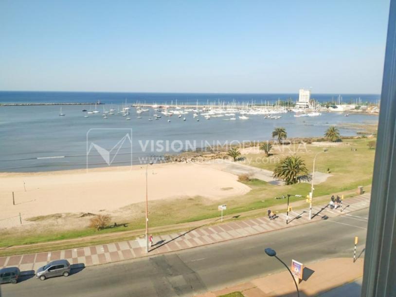 Apartamento en Rambla Piso alto al Puertito del Buceo 3 dorm + Servicio, 180 m2; Alquiler U$S 2.250 / GC $31.000-7