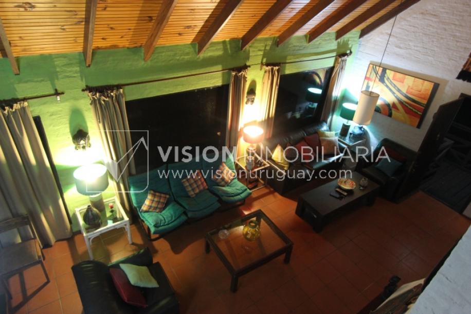 Espectacular Casa en Punta del Diablo a pasos del mar; piscina climatizada, barbacoa, chillout.-84