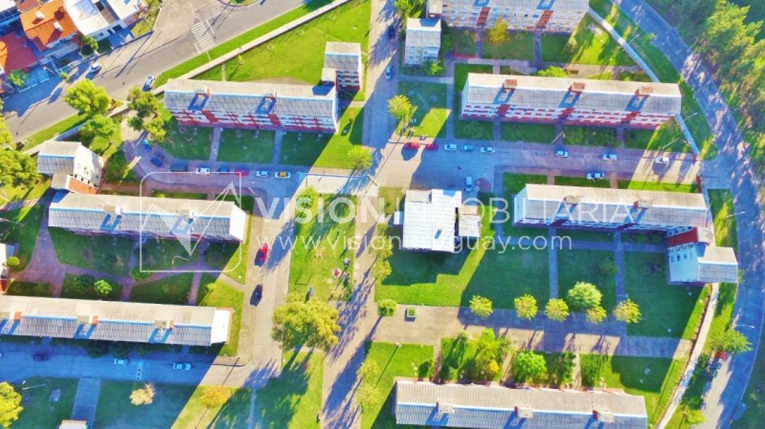 Apartamento de 2 dormitorios y 1 baño, Villa Española, 2do piso.-21