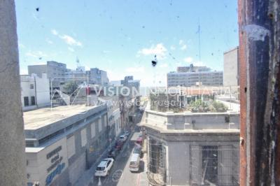 Edificio Palacio Amézaga, oportunidad de inversión, a reciclar para sede corporativa, oficinas u otro destino, 1500 m2 en el corazón de la Cd. Vieja.