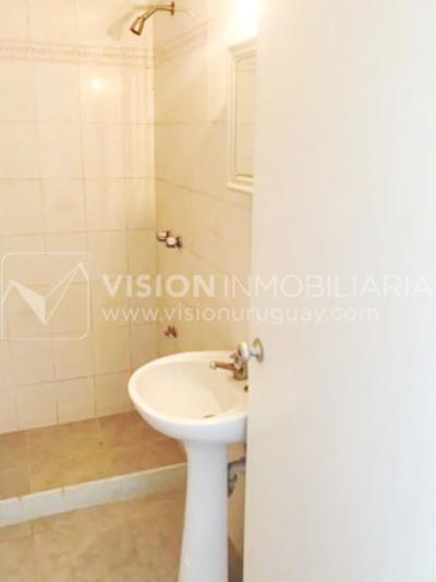 Monoambiente para Inversión frente a Tres Cruces Terminal y Shopping, Piso 4. Renta $13.000 pesos - INVIERTA U$ 73.500 dólares.