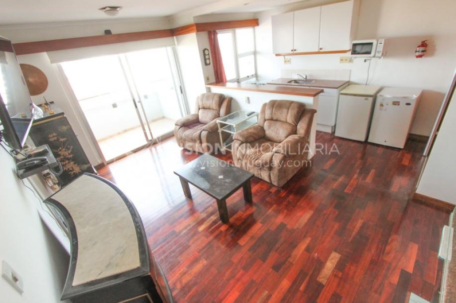 Tres Cruces Apto 1 Dorm, Piso 15 - vistas, Balcón y Terraza Lav, 43 m2.-1