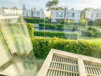 Casa en Venta en GREENS, Barrio Privado diseñado por el Arq. Carlos Ott. 3 dormitorios y 3 baños, 2 cocheras - U$ 340.000 dólares