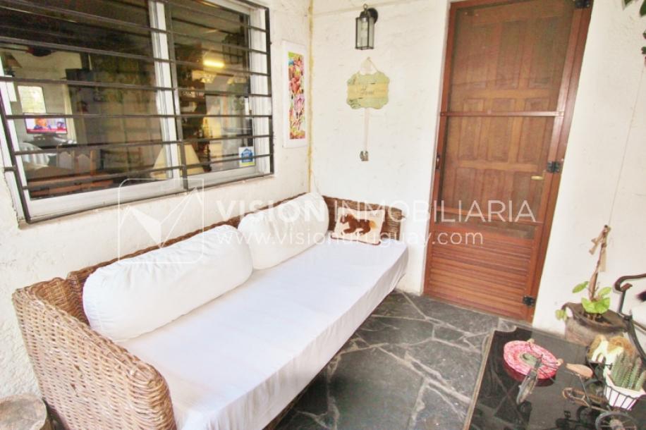 Chacra de 15 hás con el confort de hermosa casa reciclada, barbacoa y piscina climatizada.-63