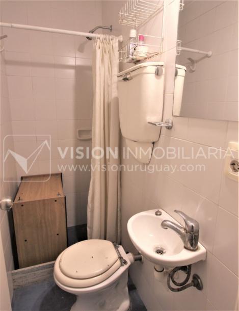 Alquile U$S 3.900 /mes - Distinguido Apartamento en Carrasco de 234 m2, 4 Dormitorios más Servicio, 2 Garajes.-32