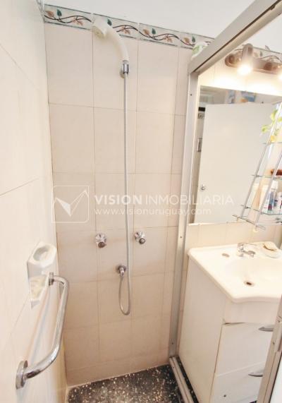 Casa impecable en La Teja, 3 dorm y 1 baño, barbacoa, garaje p/ 2 autos