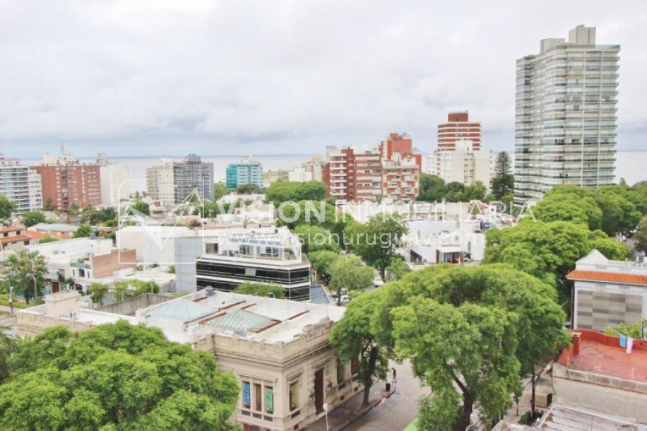 Apartamento-Monoambiente equipado, 25 m2, frente al Punta Carretas Shopping.-11