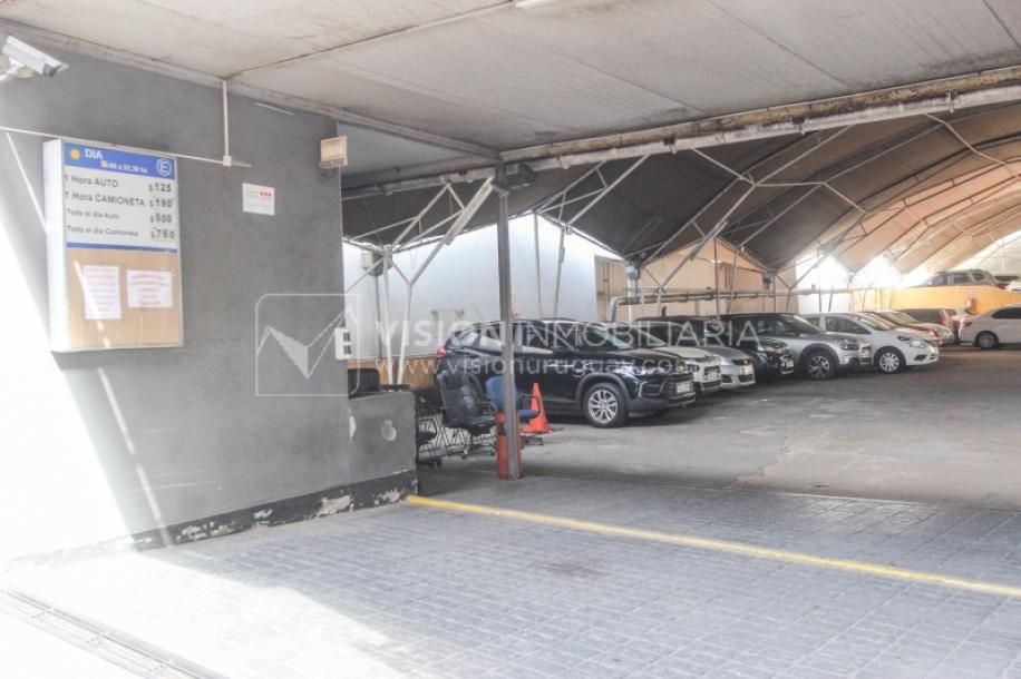 Alquiler de Oficina doble 5to Piso al Frente, 60m2 dos entradas dos baños, Pza Independencia esq Juncal Centro Ciudad Vieja-24