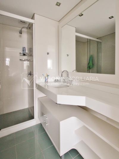 Apto en Aquarela Tower, lo mejor de Punta del Este | 4 dorm en suite + servicio, 253 m2 