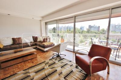 Alquila Apto. de 200m2 sobre el Parque Villa Biarritz, 3 dorm+servicio, garaje
