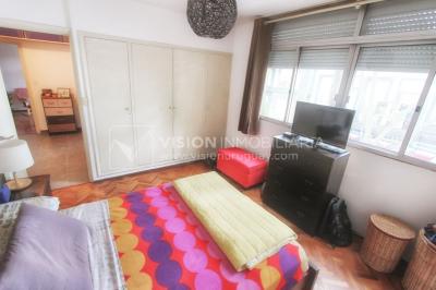 Apto. con Renta, 2 Dorm y 2 Baños, 63 m2, Cordón Sur, 2do Piso por Escalera, Parrillero compartido