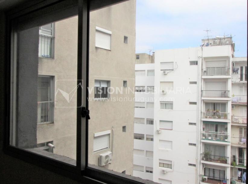 Apartamento al Frente de 1 Dormitorio y 1 Baño, impecable, Pocitos-13