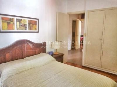 Apto. con Renta, 2 Dorm y 2 Baños, 63 m2, Cordón Sur, 2do Piso por Escalera, Parrillero compartido