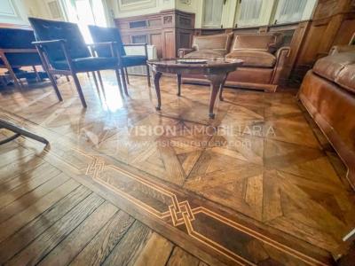 Venta de Palacete: Mansión señorial de 1913 de 690 m2 interiores y 224 de terrazas; 4 plantas, una reciclada inmaculada de gran nivel, completamente Amueblada. Ciudad Vieja. Inversión: U$ 400.000 dólares