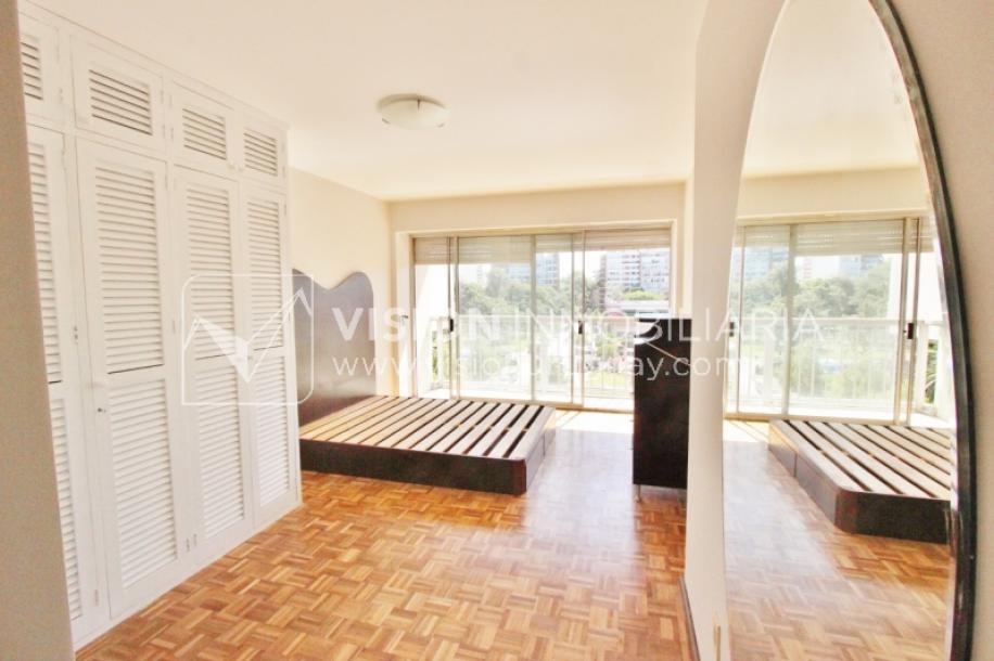 Alquila Apto. de 200m2 sobre el Parque Villa Biarritz, 3 dorm+servicio, garaje-33