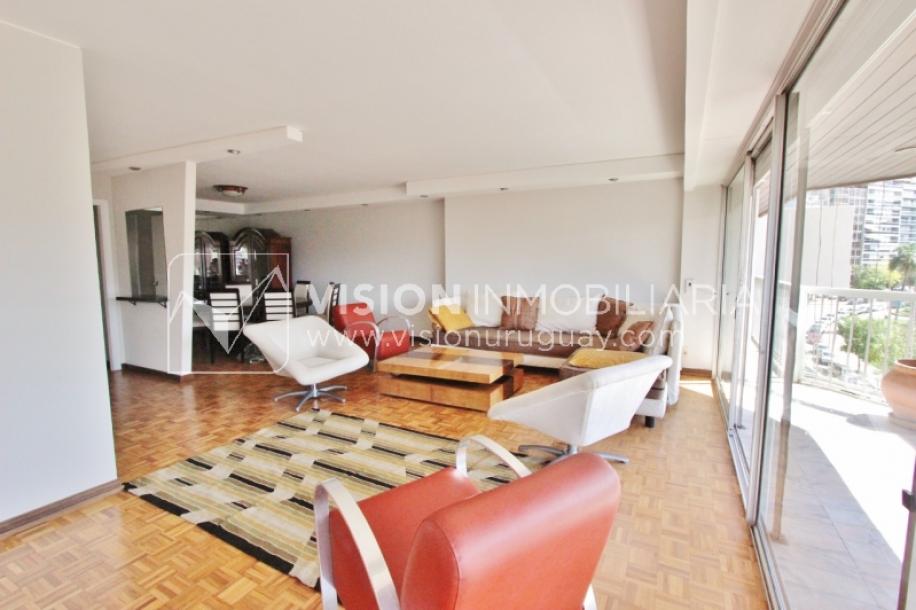 Alquila Apto. de 200m2 sobre el Parque Villa Biarritz, 3 dorm+servicio, garaje-22