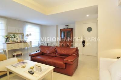 Apto. VIP sobre Rbla. 140 m2 con 3 dorm, 3 baños, cochera 2 automóviles