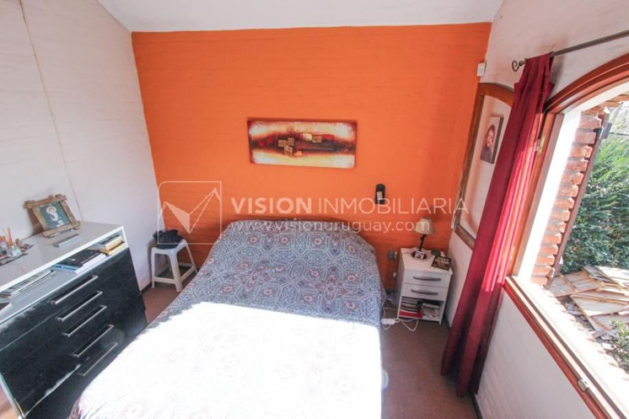 Casa moderna 2 dorm, 2 baños, 409 m2 terreno y 157m2 construidos, Fortin de Santa Rosa, con buen fondo y barbacoa, Garaje.-20