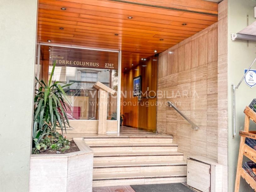 Apartamento con Renta en Venta al frente 2 Dormitorios 2 Baños, La Blanqueada, Av. 8 de Octubre, en Piso 3. Semiequipado. Amenities: 3 Parrilleros, gran Patio Juegos para Niños. Portería y Vigilancia-88