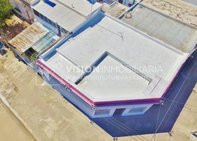 Casa impecable en La Teja, 3 dorm y 1 baño, barbacoa, garaje p/ 2 autos