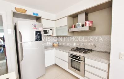Apto en Aquarela Tower, lo mejor de Punta del Este | 4 dorm en suite + servicio, 253 m2 