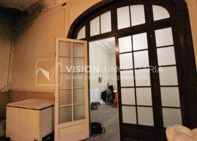 Edificio Palacio Amézaga, oportunidad de inversión, a reciclar para sede corporativa, oficinas u otro destino, 1500 m2 en el corazón de la Cd. Vieja.