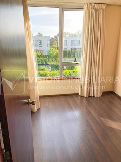 Casa en Venta en GREENS, Barrio Privado diseñado por el Arq. Carlos Ott. 3 dormitorios y 3 baños, 2 cocheras - U$ 340.000 dólares